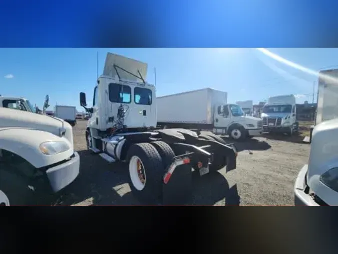 2015 FREIGHTLINER/MERCEDES CASCADIA 113