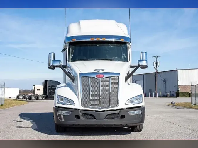 2023 PETERBILT 579