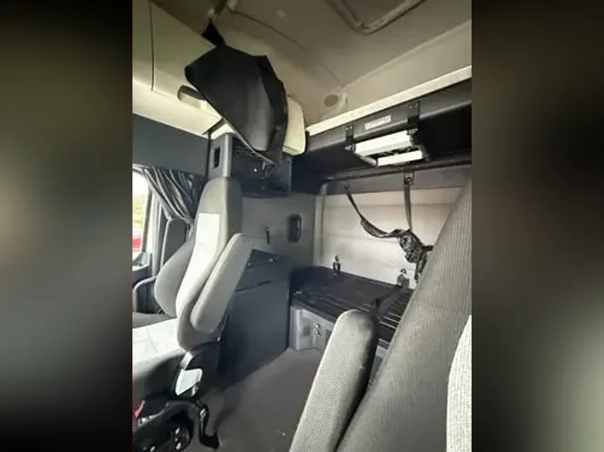 2020 Freightliner Cascadiad31fa6e6b83f6417c745597719ecda74