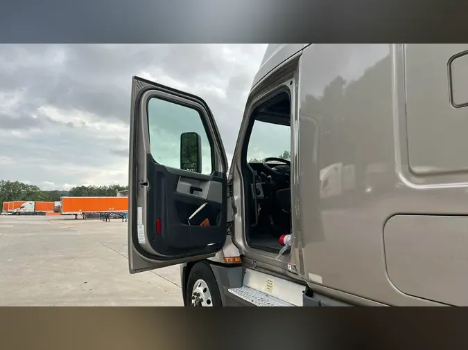 2022 Freightliner Cascadia