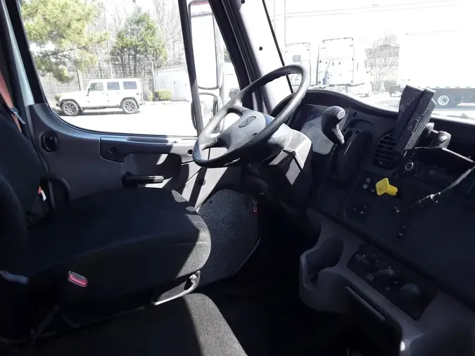 2017 FREIGHTLINER/MERCEDES M2 106