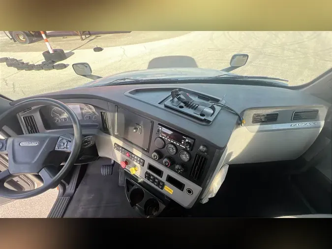 2019 Freightliner Cascadia 126d32b79ab9e85f5fbd946d273d7f681c8