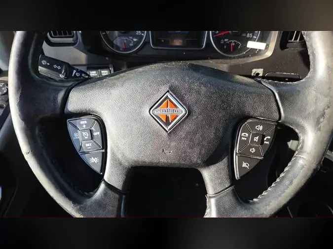 2021 INTERNATIONAL LT