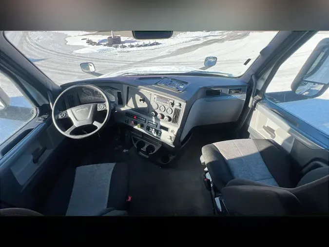 2021 Freightliner Cascadia 126