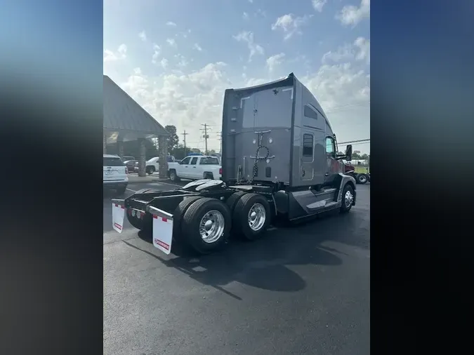 2025 Kenworth T680