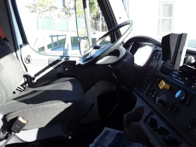 2021 FREIGHTLINER/MERCEDES M2 106d33357d6ce3cecdc0a00da0a71216445