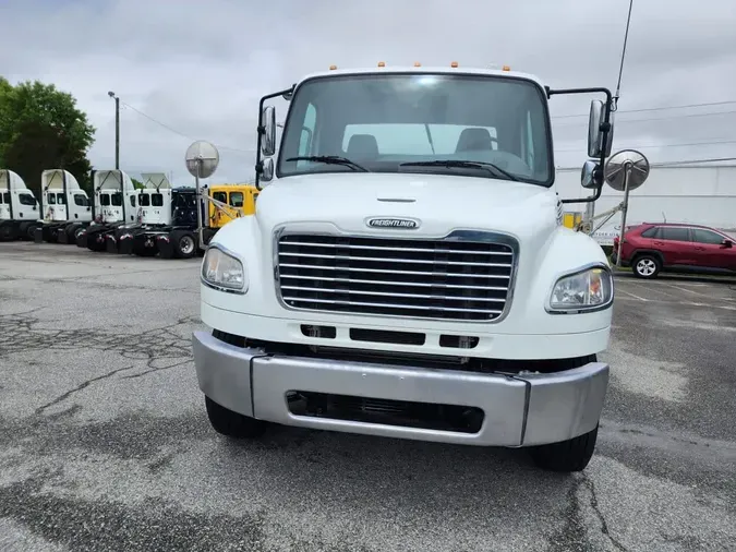 2012 FREIGHTLINER M2 106