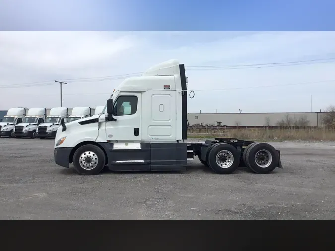 2021 Freightliner Cascadia 126