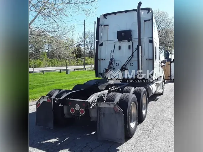 2020 FREIGHTLINER Cascadia 126