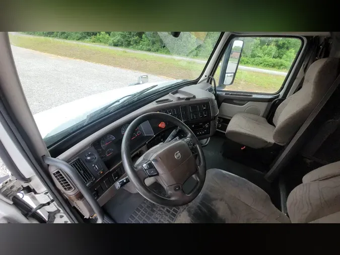 2018 Volvo VNL 740