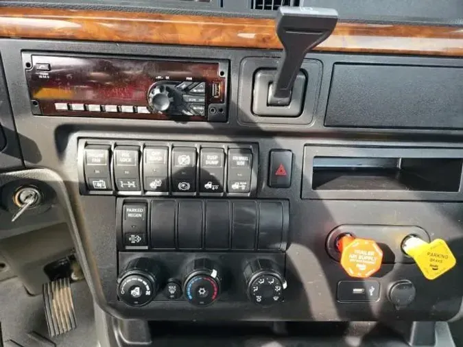 2020 International LT625