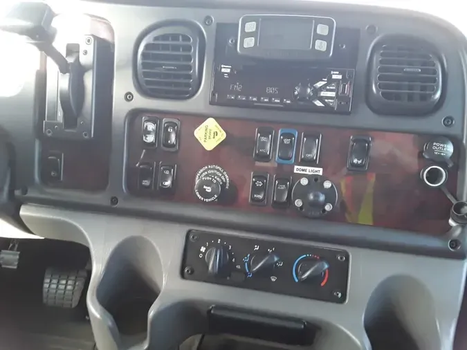 2018 FREIGHTLINER/MERCEDES M2 106