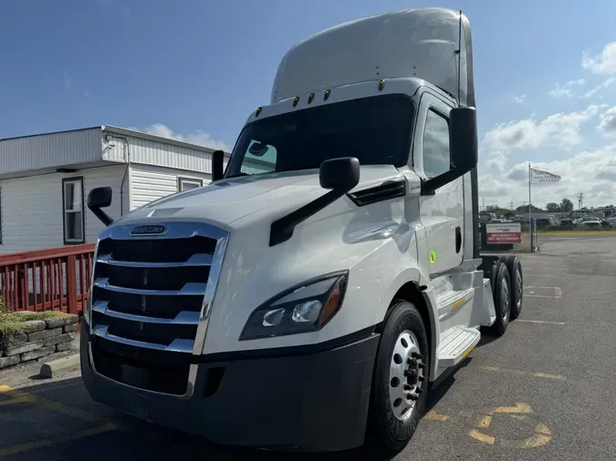 2018 FREIGHTLINER/MERCEDES NEW CASCADIA PX12664d3456f81a5be03a19d89faad1fcba734