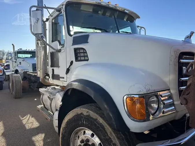 2006 MACK GRANITE CV713
