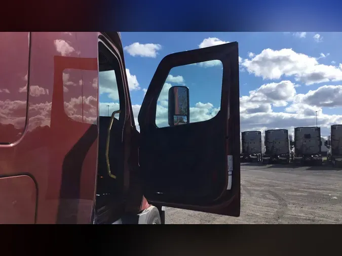 2023 Freightliner Cascadia 126d34bf15ec5bf1435860c972008330a10