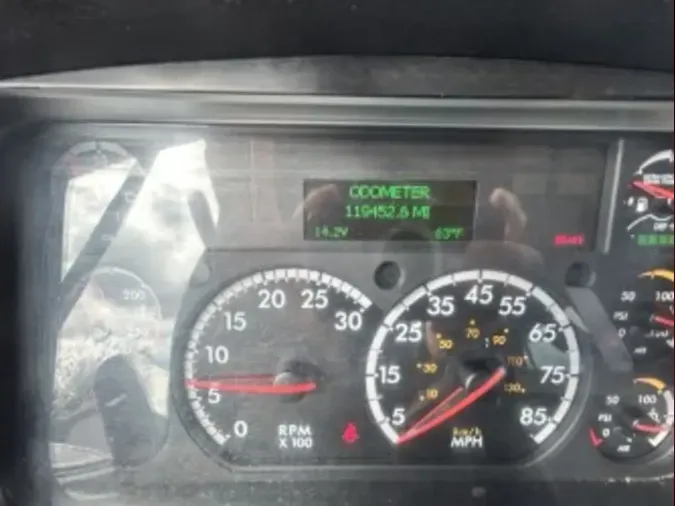 2018 FREIGHTLINER/MERCEDES M2 106