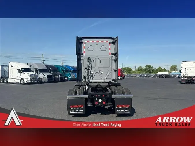 2020 FREIGHTLINER CASCADEVO1