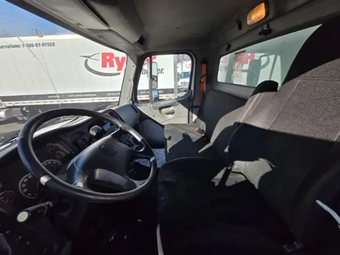 2019 FREIGHTLINER/MERCEDES M2 106