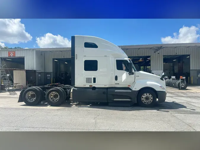 2022 International LT