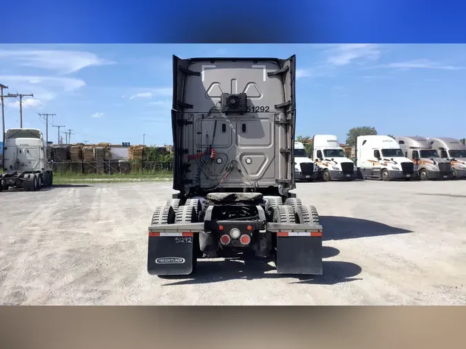 2021 Freightliner Cascadia 126