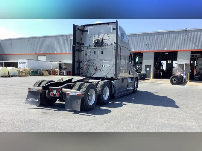 2022 Freightliner Cascadia 126