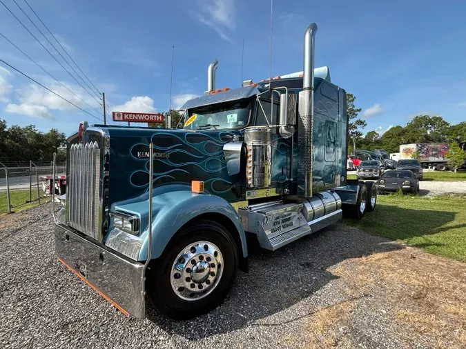 2021 Kenworth W900L