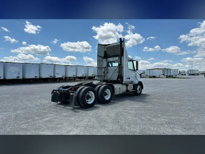 2016 Volvo VNL300