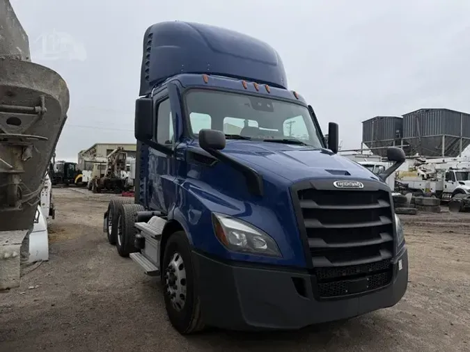 2021 FREIGHTLINER CASCADIA 116