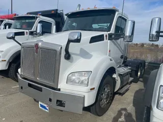 2021 Kenworth T880