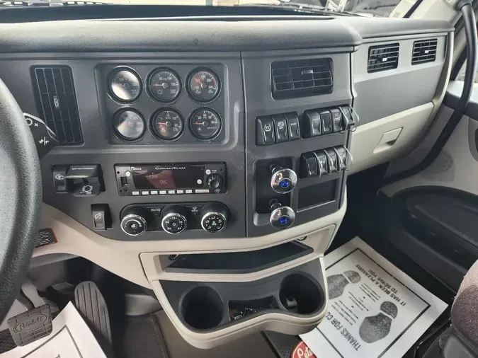2023 PETERBILT 579
