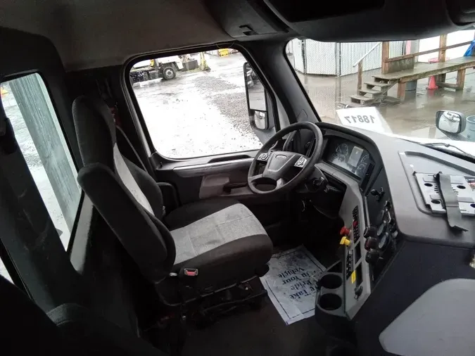2019 Freightliner Cascadia 126
