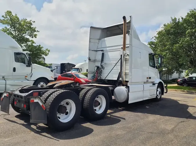 2020 VOLVO VNR64T-640