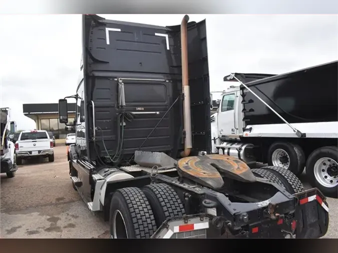 2015 VOLVO VNL42T670