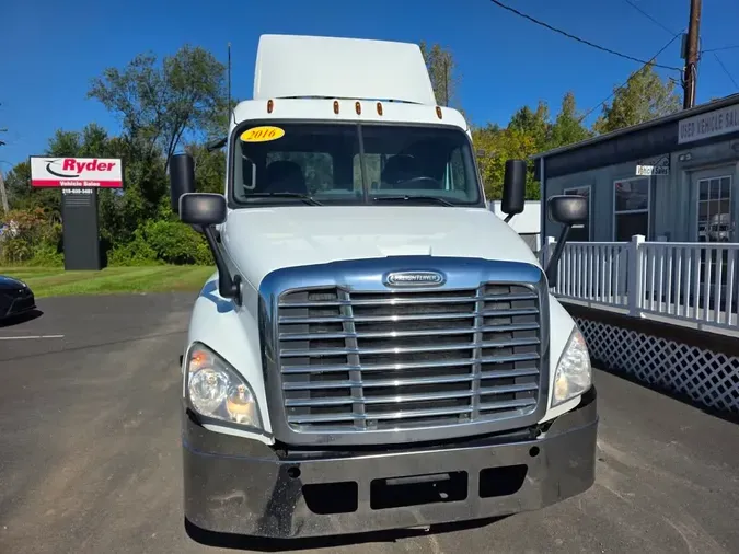 2016 FREIGHTLINER/MERCEDES CASCADIA 125