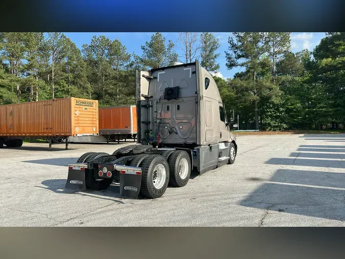2021 Freightliner Cascadia