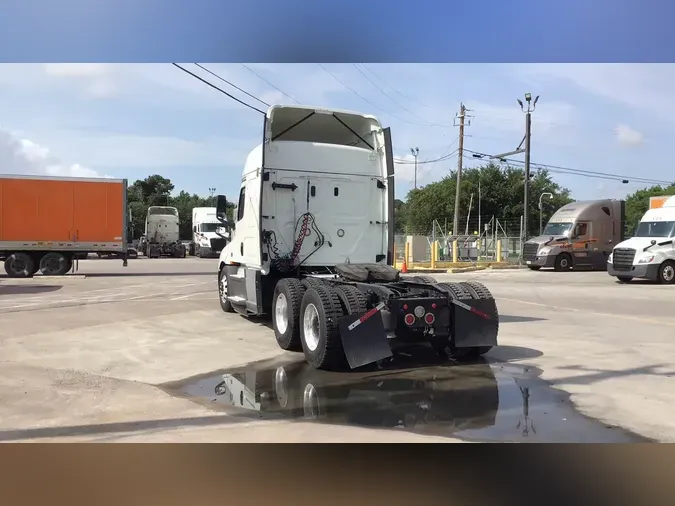 2020 Freightliner Cascadia