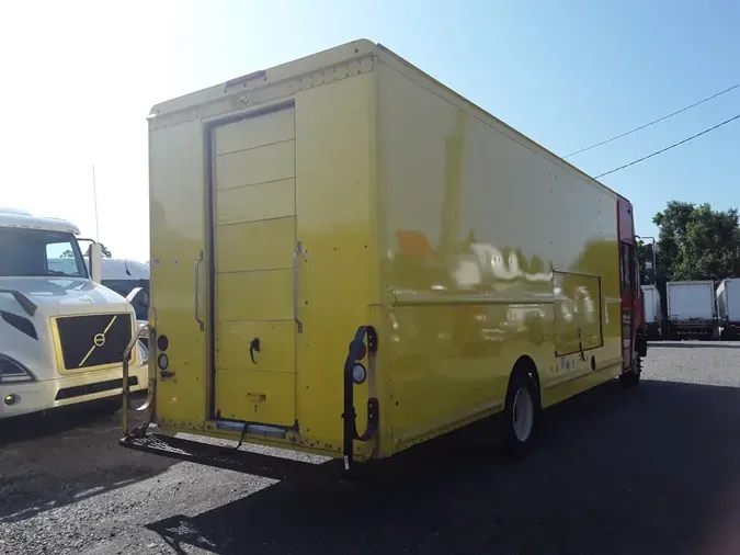 2019 FREIGHTLINER M2 106