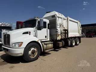 2017 KENWORTH T370