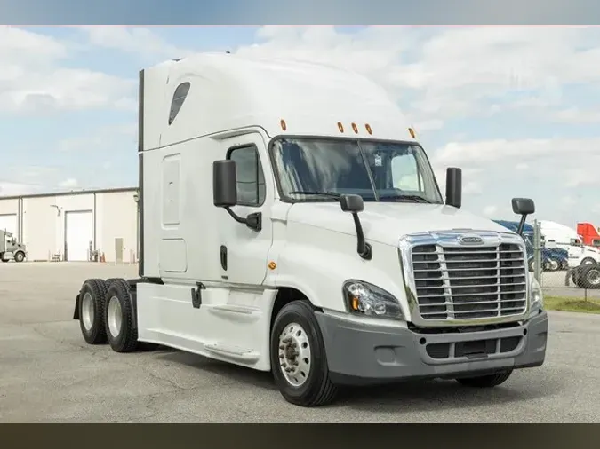 2017 FREIGHTLINER CASCADIA 126