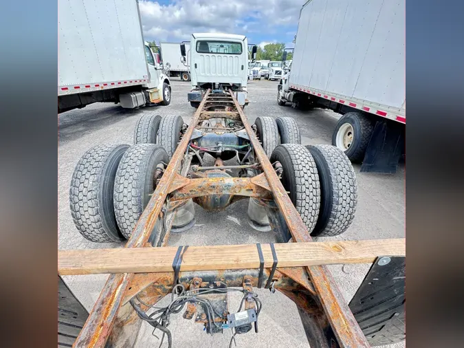 2018 FREIGHTLINER/MERCEDES M2 106