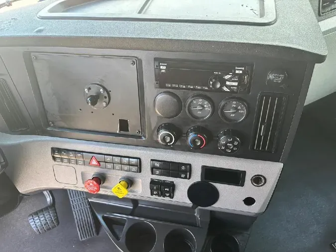 2022 FREIGHTLINER Cascadia 126