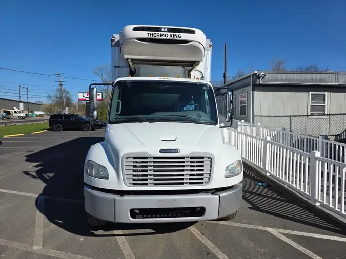 2015 FREIGHTLINER/MERCEDES M2 106
