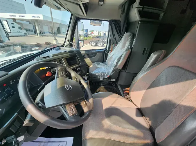 2021 VOLVO VNL64T760