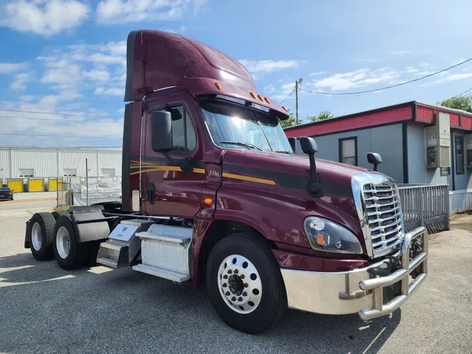 2018 FREIGHTLINER/MERCEDES CASCADIA 125