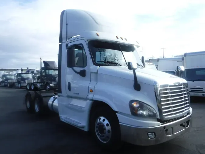 2018 FREIGHTLINER/MERCEDES CASCADIA 125