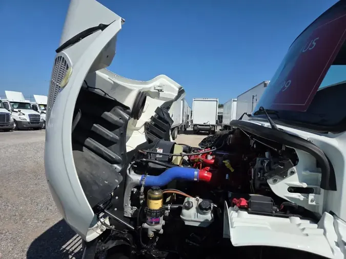 2018 FREIGHTLINER/MERCEDES M2 106