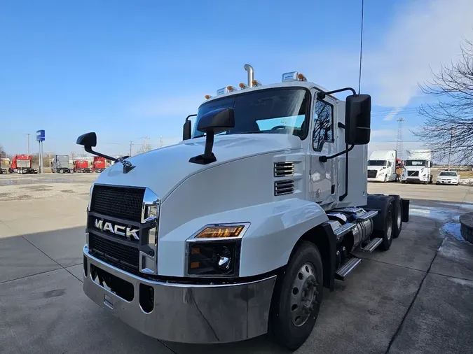 2022 MACK AN64T