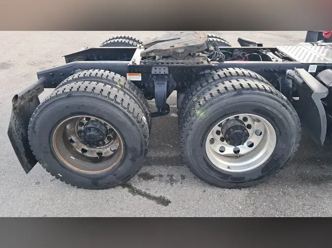 2020 Freightliner Cascadia 126