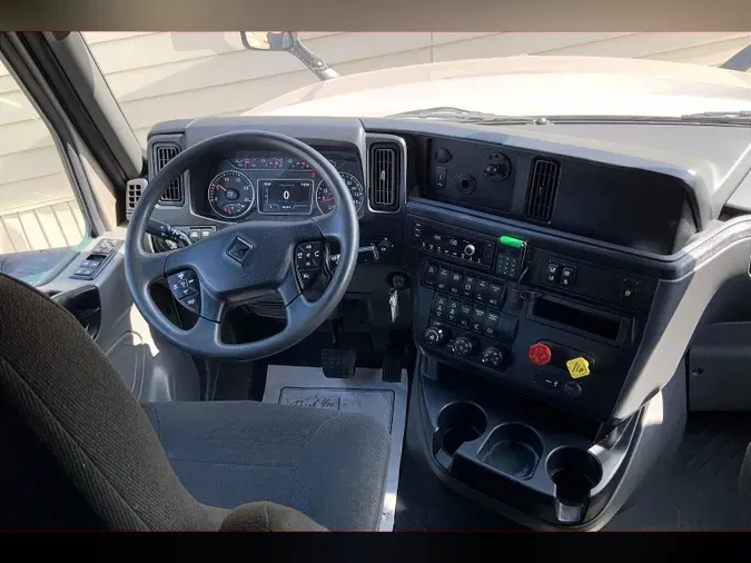 2022 INT LT625 6x4