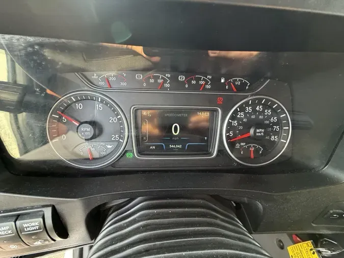 2020 International LT625d37aa8175396c270f6501511f95475d3